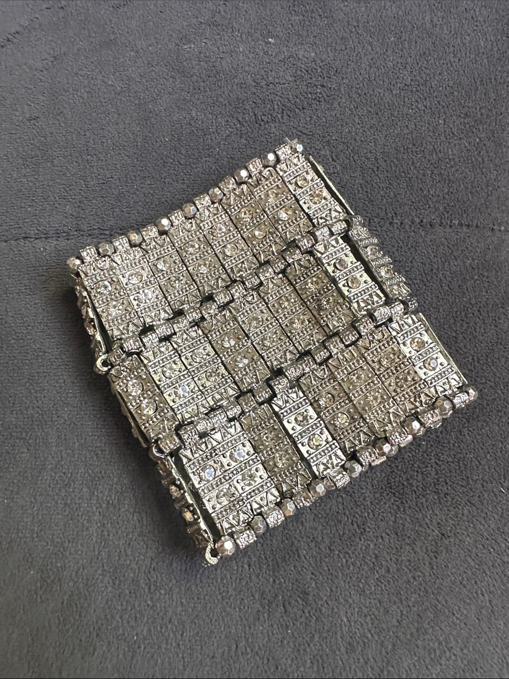 Pebby Forevee Vintage Silver-Tone Rhinestone Stretch Bracelet - never worn